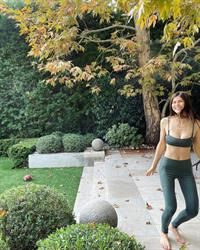 Alexandra Daddario yoga nipples