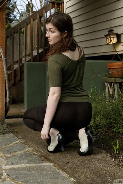 Rowan Emerson Big Booty Amateur