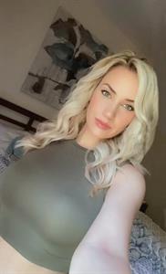 Paige Spiranac taking a selfie