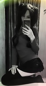 Freais taking a selfie