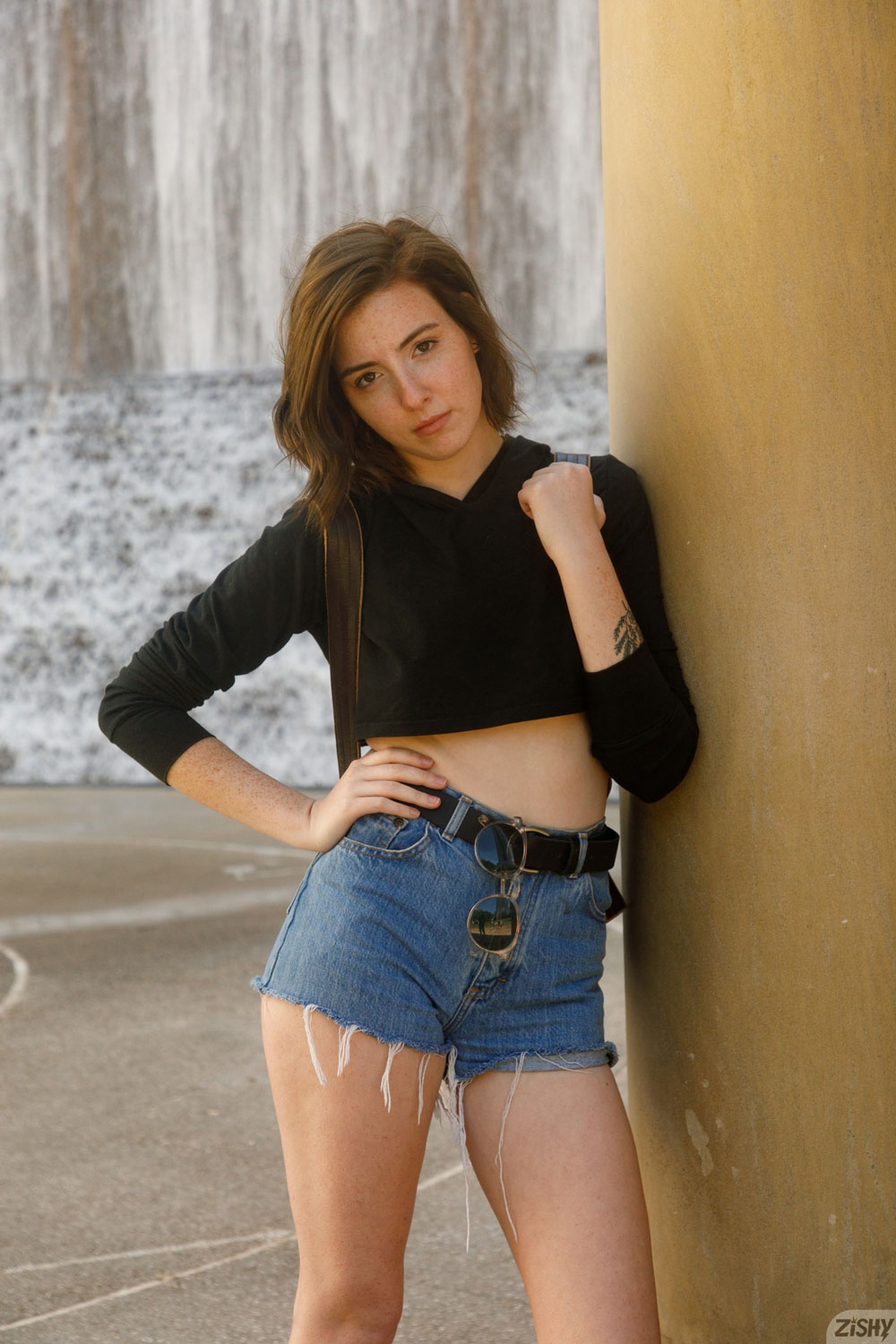 Maggie O Shannon Flashing her Tits