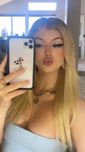 Loren Gray taking a selfie