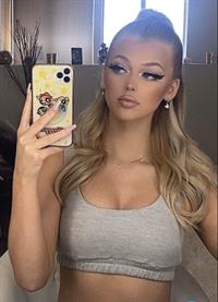 Loren Gray taking a selfie