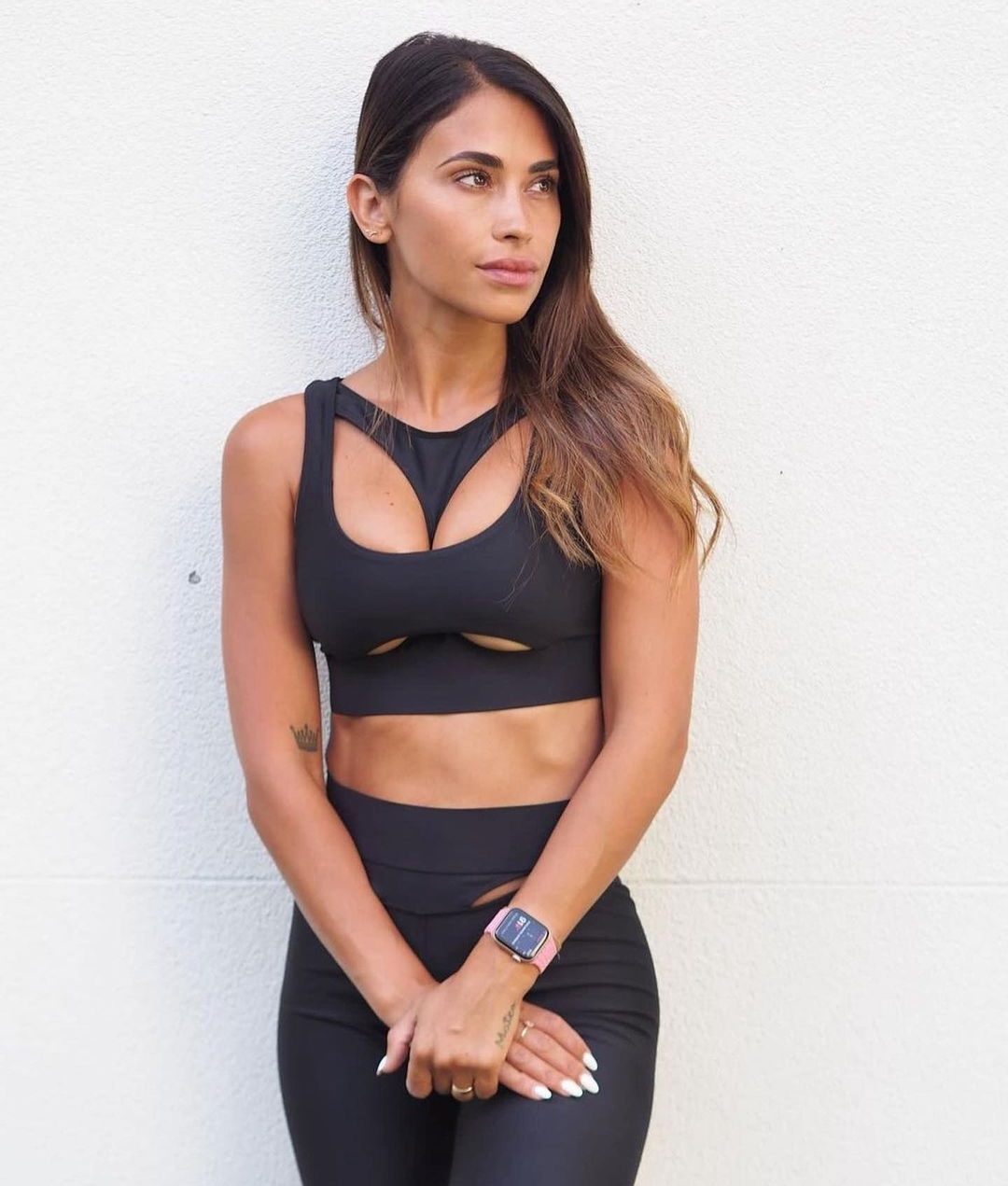 Antonela Roccuzzo Pictures Lionel Messi's wife : Antonela Roccuzzo