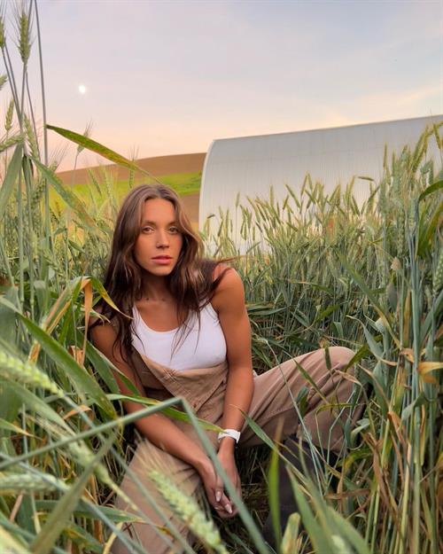 Kelsey Wells Pictures Kelsey Wells