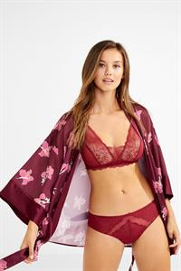 Nicola Cavanis in lingerie