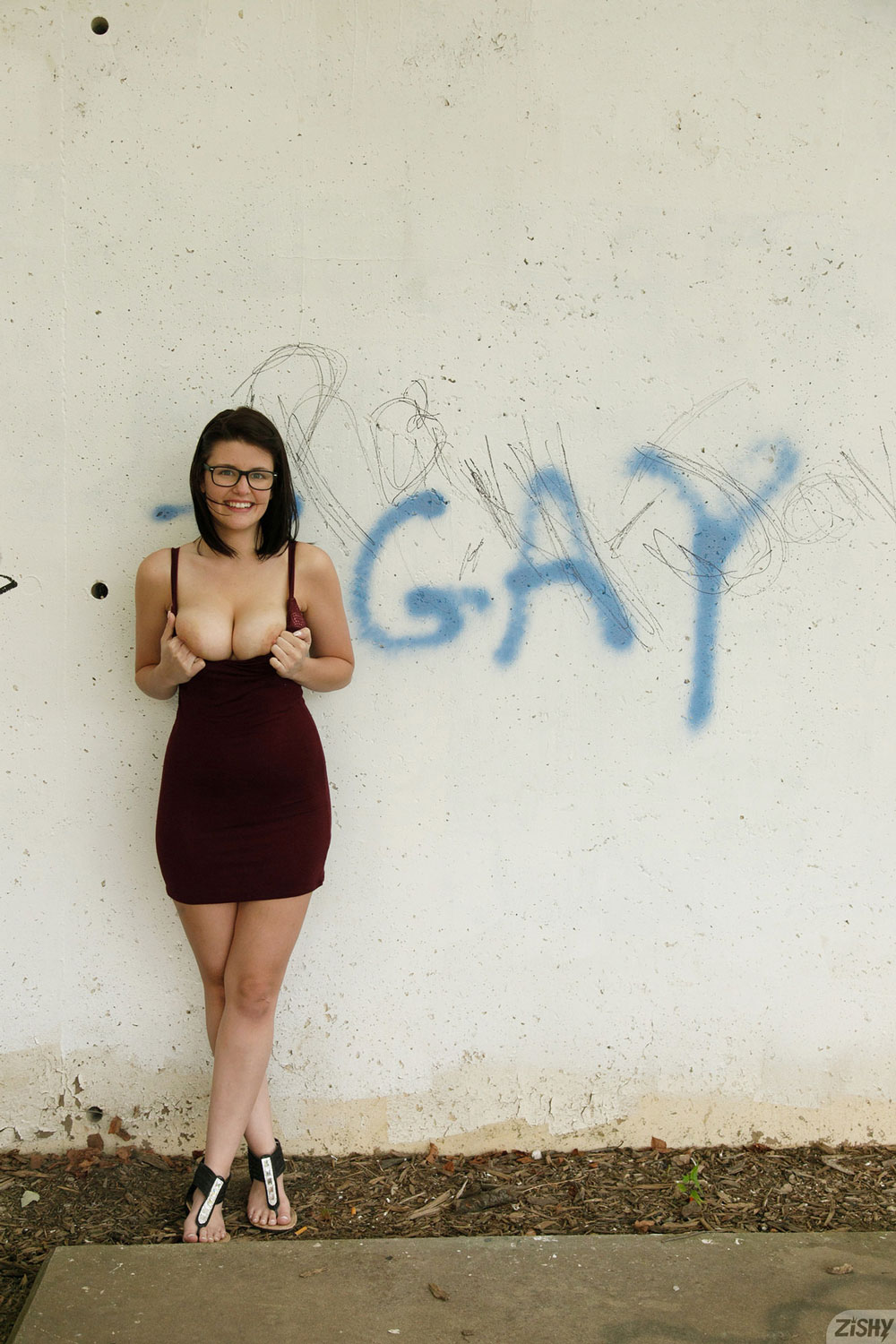 Busty Michele James in Shorts