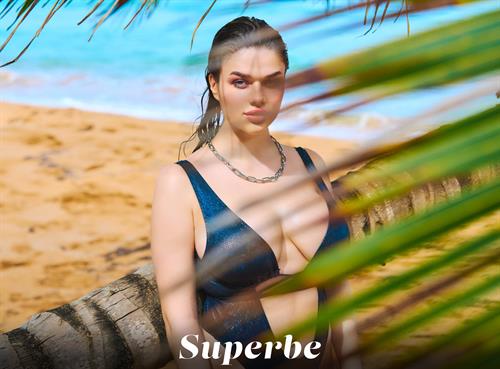 Lola Johnson castaway