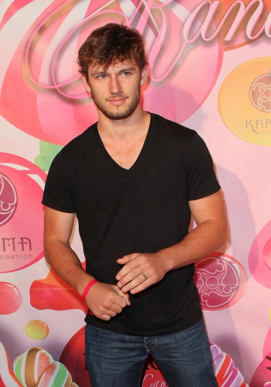 Alex Pettyfer