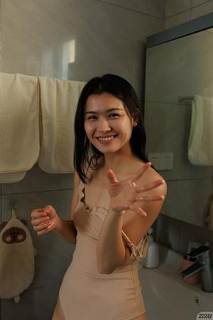 Banana Li Pictures Banana Li in Bed