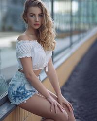 Polish Model Born in Poland April 30, 2006. Height: 5'7  . Relationship Status: Single