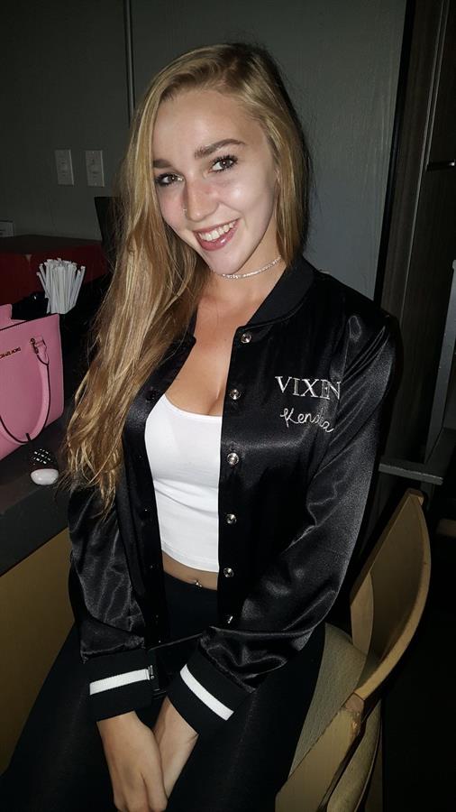 Kendra Sunderland