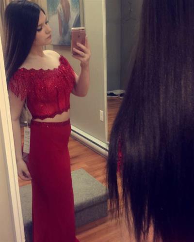 Hannah taking a selfie