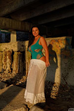 Vyeta Mustafina Pictures Vyeta Mustafina Wet Beach Babe