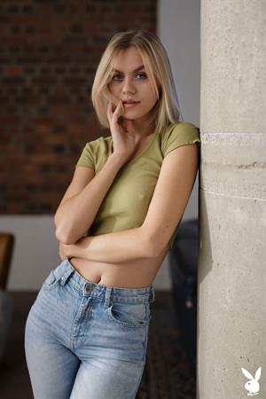 Lana Lane Pictures Lana Lane in Tight Jeans