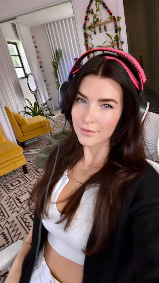 Kristen Michaela (KittyPlays)