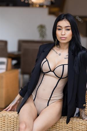 Alexa Belluci Nude Pictures Alexa Belluci: Fun With Alexa