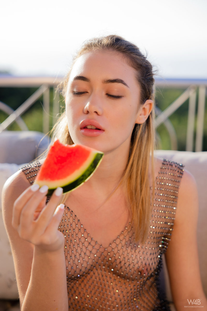 Rika Fane: Sexy By The Sunset