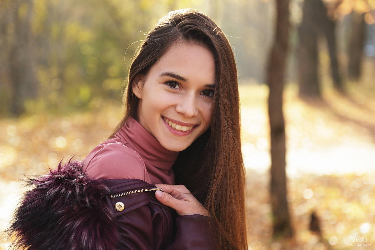 Leona Mia: Russian Beauty