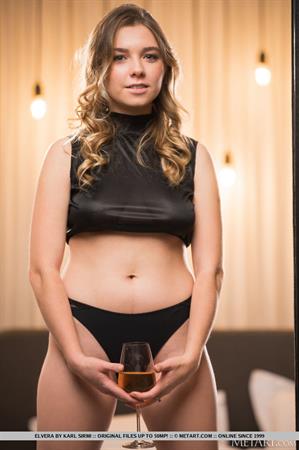 Elvera Nude Pictures Pinot Pair