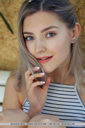 Eva Elfie Nude Pictures Clean Sweep