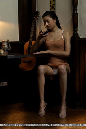Scarlett Bloom Nude Pictures Guitar Hero