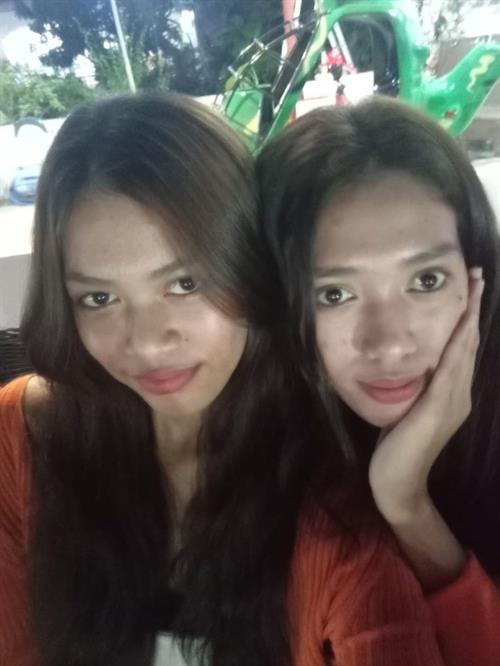 Deep swallowing Davao sisters... 