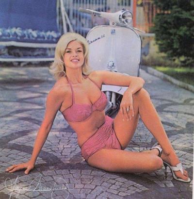 Jayne Mansfield Bikini Pictures Jayne Mansfield in a bikini