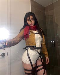 Hannah Kim taking a selfie