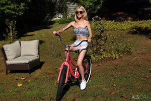 Emma Rosie Nude Pictures Water Cycle