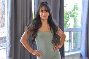 Kitty Nude Pictures Cool And Relaxed Vibe