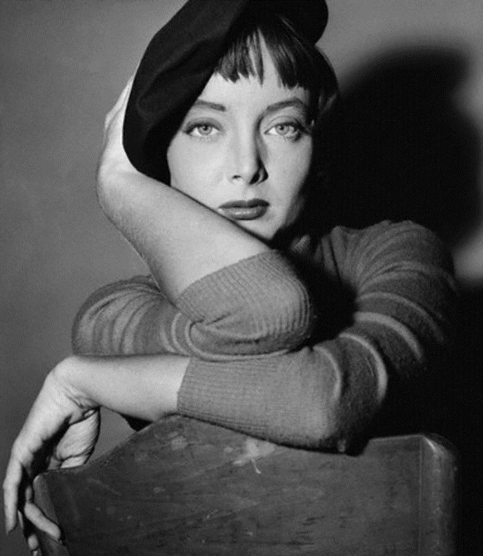 Carolyn Jones en la mujer maravilla