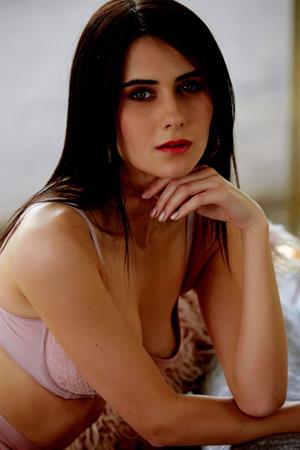 Mona Nude Pictures Romantic Notions