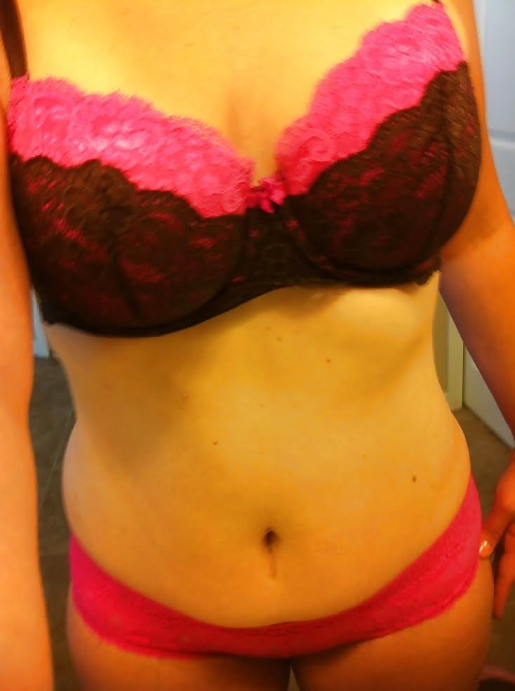 Mommy Showing Off Her Tits And Ass!!!