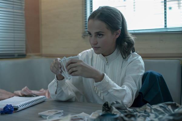 Alicia Vikander