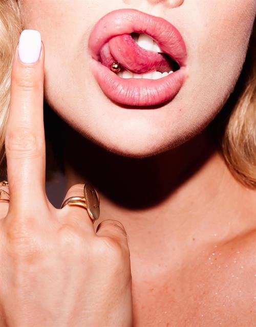 Kenzie Anne Pictures Kenzie Anne - Quiet