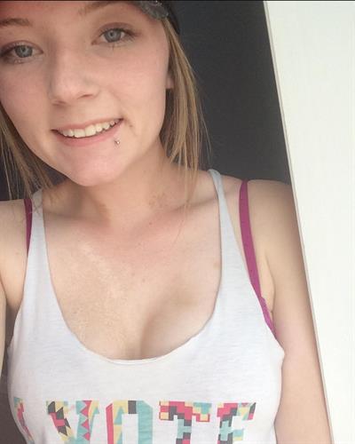 Jordin taking a selfie