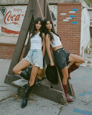 Elisha & Renee Herbert - Cowgirls