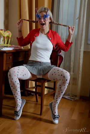 Elanna W Nude Pictures Very Big Dildo