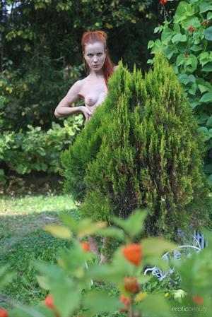 Kiva Nude Pictures Distant Views