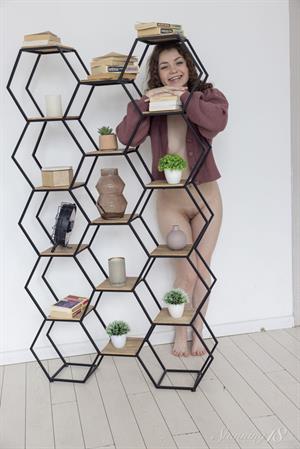 Juny Nude Pictures Let the Body Breathe