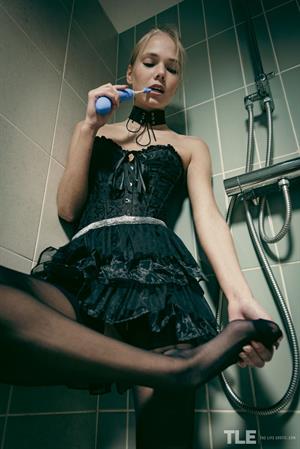 Luise Nude Pictures Toy and Oil And Feet 1