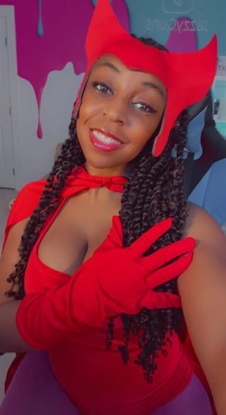 Jazzy Guns taking a selfie