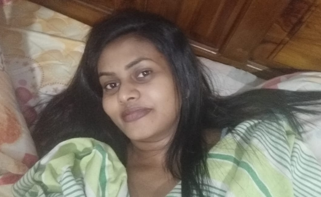 Wesa isuri showing her boobs and pussy she want big cocks