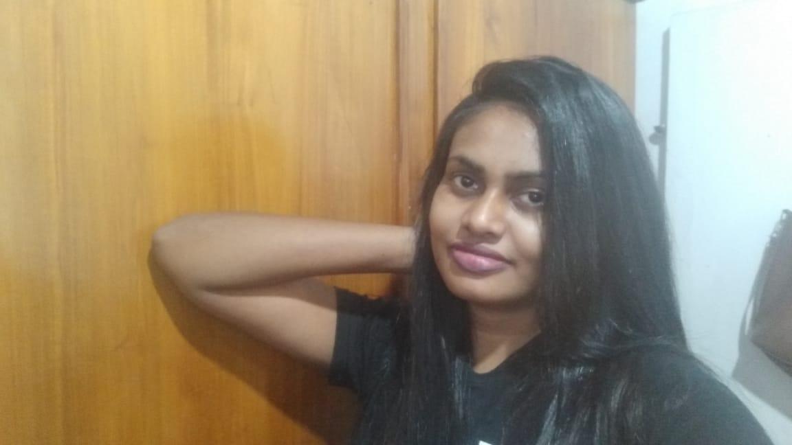 Wesa isuri showing her boobs and pussy she want big cocks