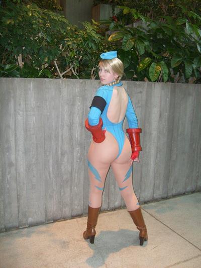Cammy cosplayer
