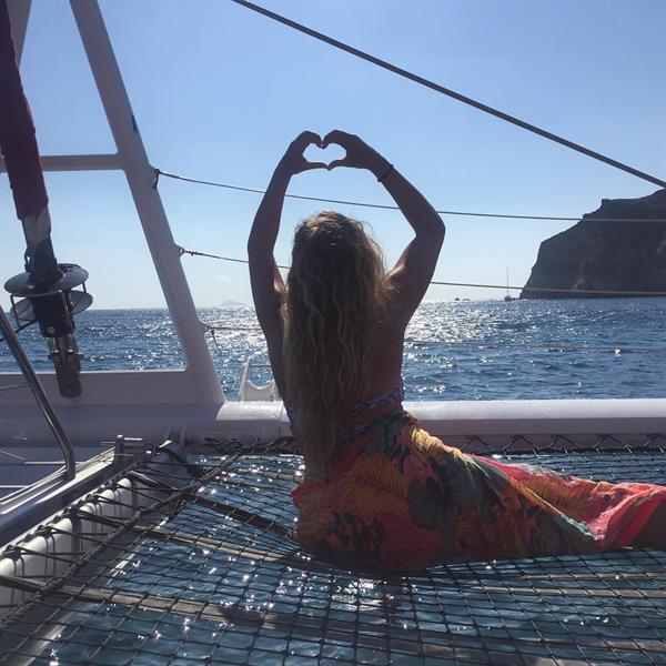 Georgia E taking a selfie