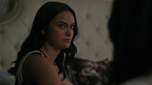 Camila Mendes