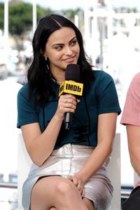 Camila Mendes