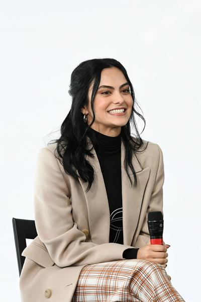 Camila Mendes